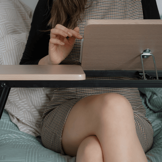 Mesa de Cama Dobrável para Laptop Inclinável, 5 Níveis Reguláveis, 65 cm, Multifuncional, Suporte de Leitura, Preto