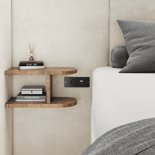 Cama estofada 160x200 cm - hidráulica com USB e tomadas, duas mesinhas com arrumação, estrado de madeira, fácil montagem - Bege