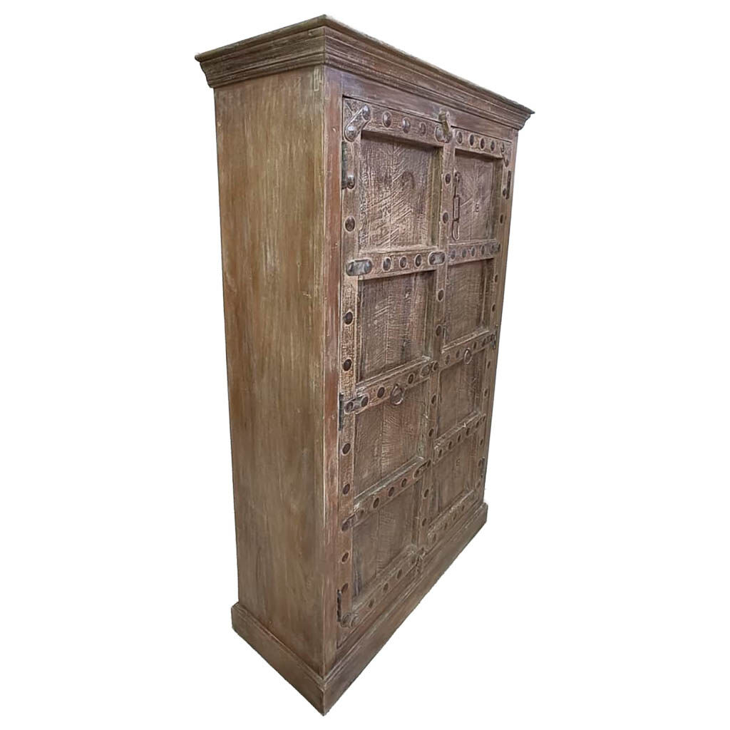 Armario de madera acabado artesanal Marrón