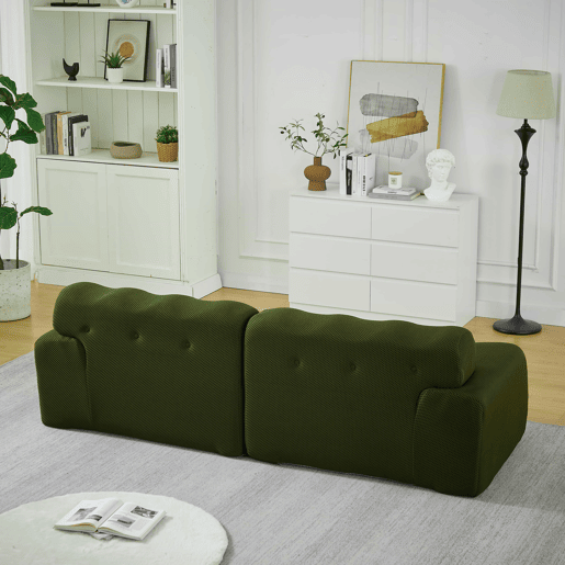 Sofá de 2 lugares grande - braços largos, design moderno com botões, formato curvo, sem montagem - verde