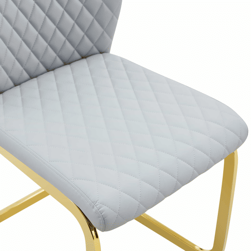 Conjunto de mesa e cadeiras de 60 cm - mesa redonda em MDF com efeito de madeira e base dourada, 2 cadeiras de jantar cinza claro com padrão em losangos e pernas metálicas douradas - dourado, cinza claro, madeira