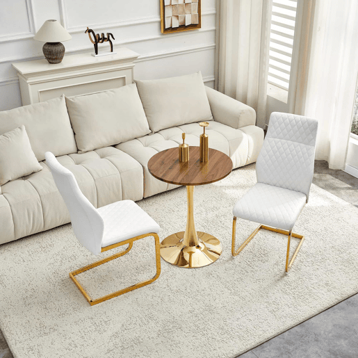 Conjunto de mesa e cadeiras de 60 cm - mesa em MDF com efeito de nogueira, pés dourados + 2 cadeiras brancas com padrão em losangos e estrutura dourada - Nogueira, Branco+Dourado
