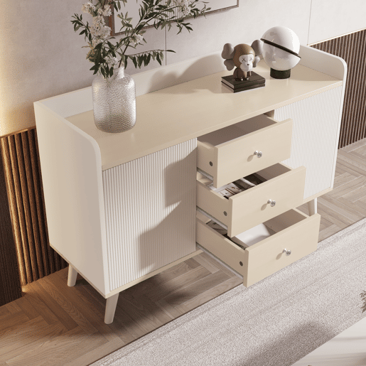 Aparador de Sala de Estar Jantar Móvel Auxiliar com 2 Portas de Correr Ripadas e 3 Gavetas Armário de Arrumação com Prateleiras Ajustáveis e Pés de Madeira Branco