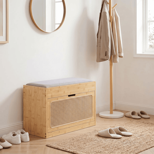 HOMCOM Banco Sapateira Banco de Entrada com Assento Acolchoado Gaveta Basculante Porta de Vime Prateleira Ajustável, para Entrada, Corredor Sala 63x29x48 cm Madeira e Cinzento