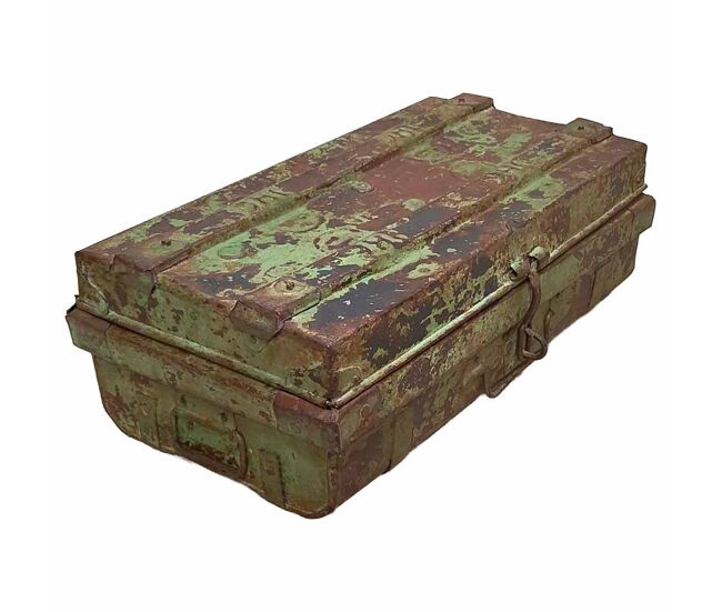 Maleta de metal acabado artesanal verde 67x37x25h cm