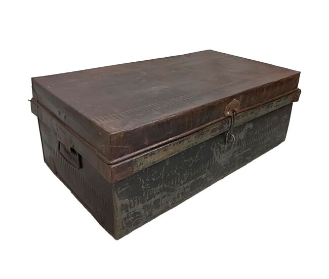 Maleta de metal acabado artesanal marrón 67x37x25h cm