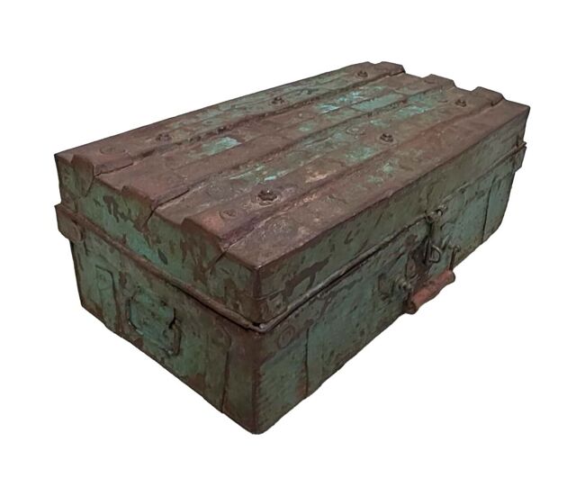 Maleta de metal acabado artesanal marrón 67x37x25h cm
