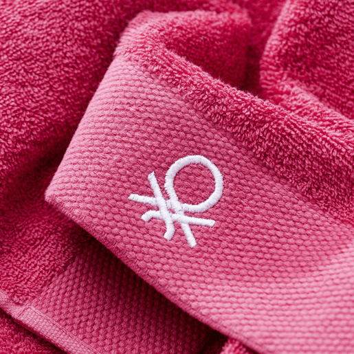 Toalha de Banho 50x90cm 100% Algodão 450GSM na cor Rosa - Suave, Absorvente e de Secagem Rápida CORE Benetton