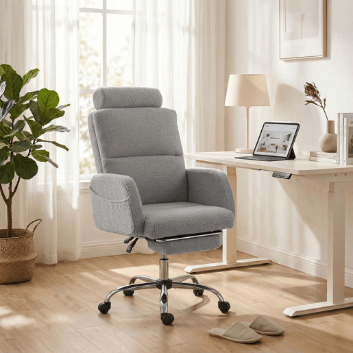 HOMCOM Cadeira de Escritório com Apoio para os Pés Estofada em Pelúcia, Encosto Reclinável e Cabeceira Ajustável, Altura Regulável, Cinzento Claro