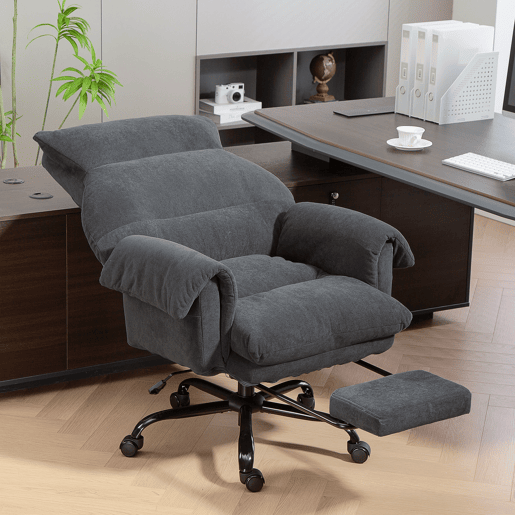 Cadeira de escritório com apoio para os pés, encosto reclinável, assento alto e apoios de braço largos, estofamento espesso, cinza escuro. Cadeira de escritório com apoio para os pés, encosto reclinável, assento alto e apoios de braço largos, estofamento espesso, cinza escuro.