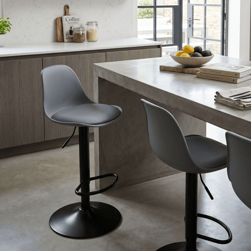 Conjunto de 4 banquetas altas para bar ou cozinha, estilo bistrô, com altura ajustável, assento acolchoado e rotação de 360º, na cor cinza.