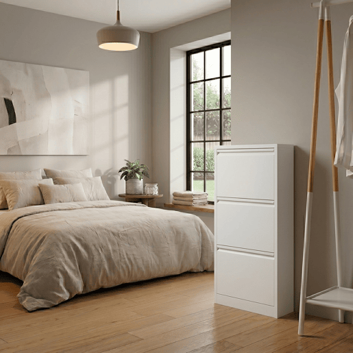 Well Home Sapateira DUNNE Ultrafina em Aço Branco, 3 Compartimentos para 6 Pares de Sapatos, 50x13,5x103 cm, Ideal para Corredores e Espaços Reduzidos Well Home Sapateira DUNNE Ultrafina em Aço Branco, 3 Compartimentos para 6 Pares de Sapatos, 50x13,5x103 cm, Ideal para Corredores e Espaços Reduzidos