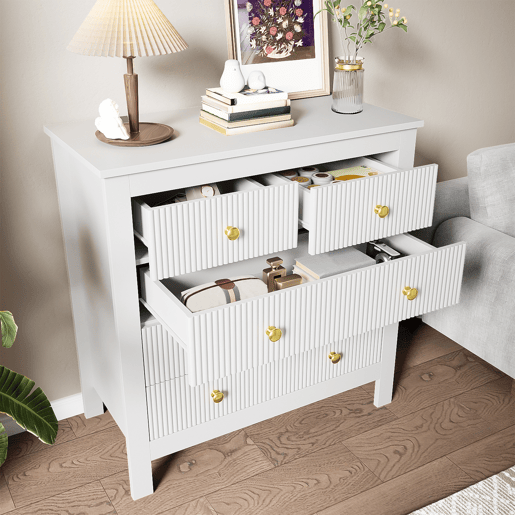 Cómoda Contemporânea para Quarto e Sala Camiseiro de Madeira com 5 Gavetas Frente Texturizada e Puxadores Dourados 79x39.5x80.5cm Branco Cómoda Contemporânea para Quarto e Sala Camiseiro de Madeira com 5 Gavetas Frente Texturizada e Puxadores Dourados 79x39.5x80.5cm Branco