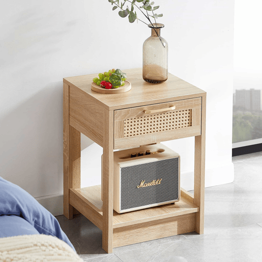 Mesa auxiliar 55x40x40 cm - Rattan com gaveta, moderna, para sala de estar e quarto - Natural