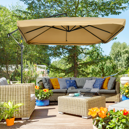 Guarda-sol de jardim excêntrico 296x296x265 cm com manivela, mosquiteiro e base em cruz para terraço e pátio, cor bege