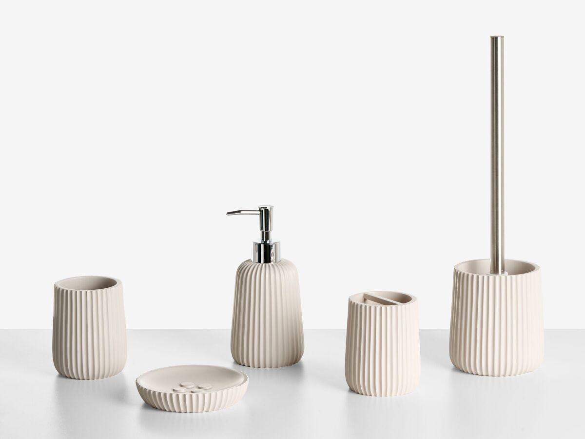 Beliani Conjunto de accesorios de baño Pozuzo