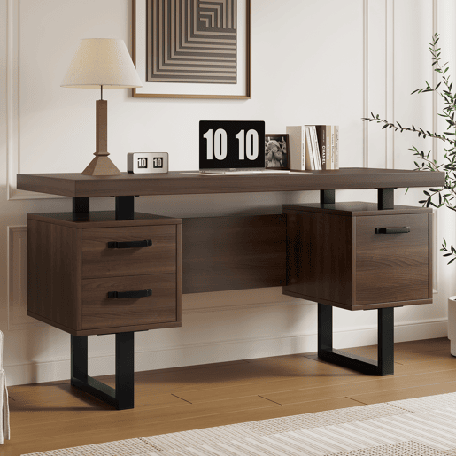 MEUBLES COSY Secretária de Escritório Mesa de Computador Estilo Moderno com 3 Gavetas de Armazenamento e Pernas de Metal para Estudo Casa 135x54cm Cor Castanho Escuro e Preto MEUBLES COSY Secretária de Escritório Mesa de Computador Estilo Moderno com 3 Gavetas de Armazenamento e Pernas de Metal para Estudo Casa 135x54cm Cor Castanho Escuro e Preto