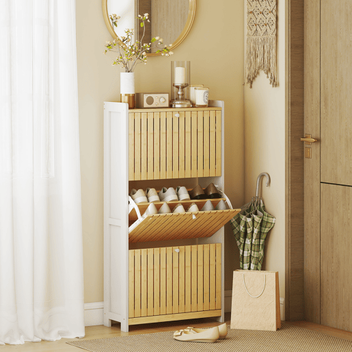 Sapateira estreita de bambu com 3 portas, prateleiras ripadas, capacidade ajustável para 18 pares de sapatos, branca e natural