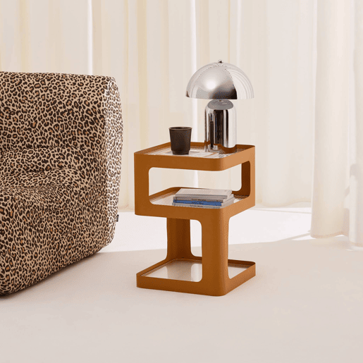 Mesa de apoio e de cabeceira de metal e vidro canelado, L35 x H50cm, Nae, Laranja, 35x35x49 cm Mesa de apoio e de cabeceira de metal e vidro canelado, L35 x H50cm, Nae, Laranja, 35x35x49 cm