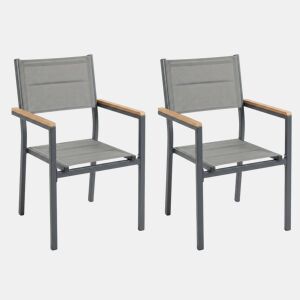 Conjunto de 2 cadeiras de exterior empilháveis u200Bu200Bcom apoio de braços, em alumínio e textilene cinza, 56x55x85 cm