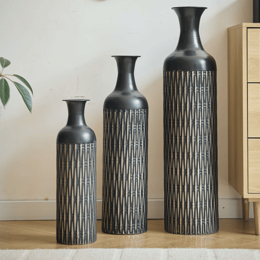 Conjunto de 3 vasos de chão em metal - vasos altos com design de ranhuras verticais para flores secas e decoração - preto Conjunto de 3 vasos de chão em metal - vasos altos com design de ranhuras verticais para flores secas e decoração - preto