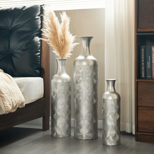 Conjunto de vasos decorativos 506683 cm - 3 peças em metal com design ondulado para plantas e decoração de interiores - Prateado Conjunto de vasos decorativos 506683 cm - 3 peças em metal com design ondulado para plantas e decoração de interiores - Prateado