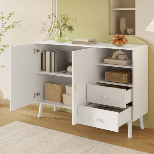Aparador de 118 cm - portas curvas, 2 gavetas, 2 compartimentos abertos, puxadores e pés em madeira - Branco Aparador de 118 cm - portas curvas, 2 gavetas, 2 compartimentos abertos, puxadores e pés em madeira - Branco