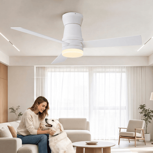 Ventoinha de teto com luz branca 52 polegadas, 3 pás, motor DC silencioso, montagem baixa com comando à distância Ventoinha de teto com luz branca 52 polegadas, 3 pás, motor DC silencioso, montagem baixa com comando à distância