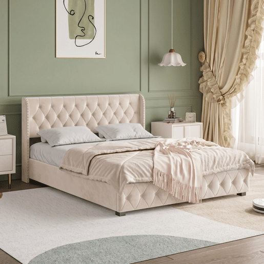 Cama de Casal 140x190 cm em Veludo Bege com Arrumação Hidráulica e Cabeceira com Detalhes em Tachas Cama de Casal 140x190 cm em Veludo Bege com Arrumação Hidráulica e Cabeceira com Detalhes em Tachas