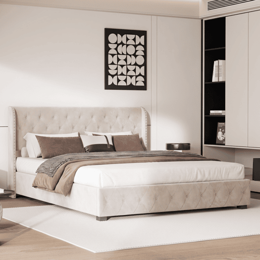 Cama de Casal 140x190 cm em Veludo Bege com Arrumação Hidráulica e Cabeceira com Detalhes em Tachas Cama de Casal 140x190 cm em Veludo Bege com Arrumação Hidráulica e Cabeceira com Detalhes em Tachas