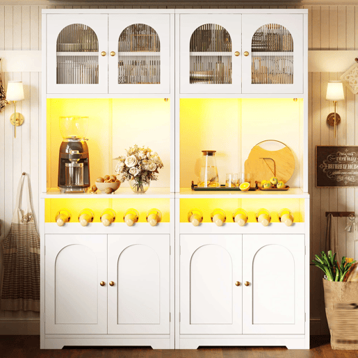 Conjunto de 2 vitrinas altas de 180 cm u2014 com LED RGB controlável por aplicação, portas de vidro, suporte para garrafas e prateleiras ajustáveis u2014 branco