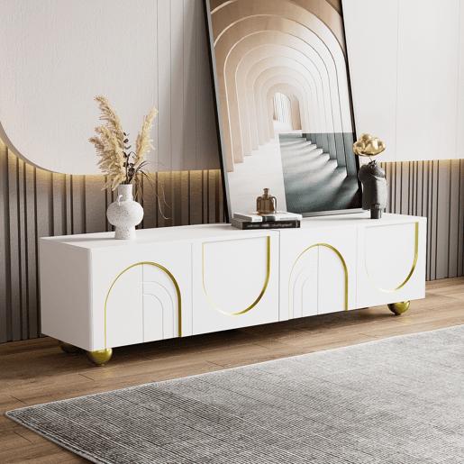 Móvel de TV baixo - portas estruturadas, gavetas e prateleiras abertas, puxadores e pés dourados - Branco Móvel de TV baixo - portas estruturadas, gavetas e prateleiras abertas, puxadores e pés dourados - Branco