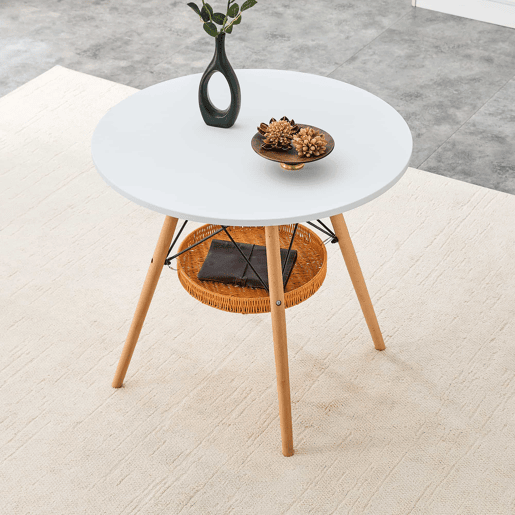 Mesa de jantar redonda Ø80 cm - tampo em MDF com pernas em madeira maciça e prateleira de arrumação em vime - branco e madeira Mesa de jantar redonda Ø80 cm - tampo em MDF com pernas em madeira maciça e prateleira de arrumação em vime - branco e madeira