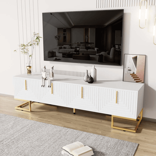 Móvel de TV Lowboard 160 cm - Porta estruturada, puxadores e pés dourados - Branco Móvel de TV Lowboard 160 cm - Porta estruturada, puxadores e pés dourados - Branco
