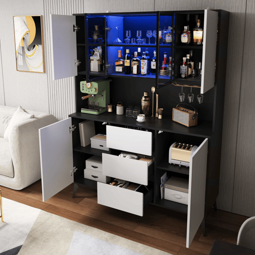 Armário alto tipo vitrina com portas de vidro e 3 gavetas u2014 design a preto e branco com suportes para copos dourados e luz LED regulável através de uma aplicação u2014 Preto, Branco