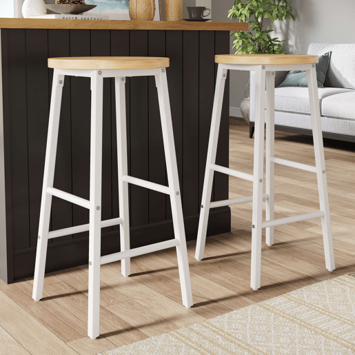 Bancos de bar de 63 cm - assento com efeito de madeira, capacidade de carga de 150 kg, apoio para os pés duplo e pernas ajustáveis - Branco Bancos de bar de 63 cm - assento com efeito de madeira, capacidade de carga de 150 kg, apoio para os pés duplo e pernas ajustáveis - Branco