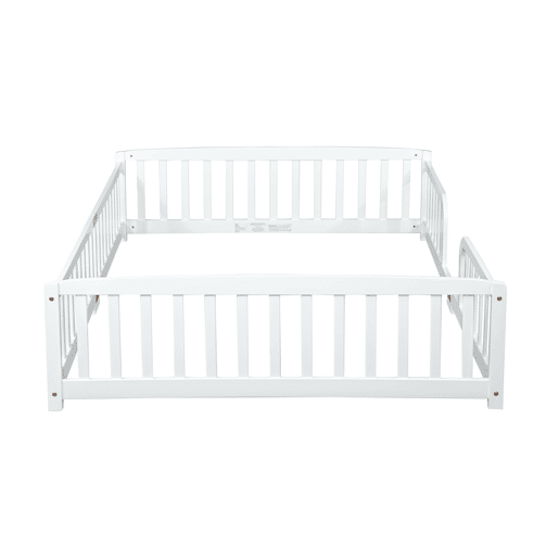 Cama infantil 140x200 cm - em madeira de pinho, com grades de segurança e acesso central - Branca Cama infantil 140x200 cm - em madeira de pinho, com grades de segurança e acesso central - Branca