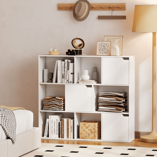 HOMCOM Estante com 9 Cubos, Estante para Livros de 3 Níveis com 3 Portas e 6 Compartimentos Abertos, 106x24x95 cm, Branco