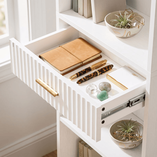 HOMCOM Estante para Livros Alta e Estreita, Estante de 7 Níveis com Gaveta, 6 Compartimentos Abertos, para Sala, Escritório ou Quarto, 60x24x182 cm, Branco