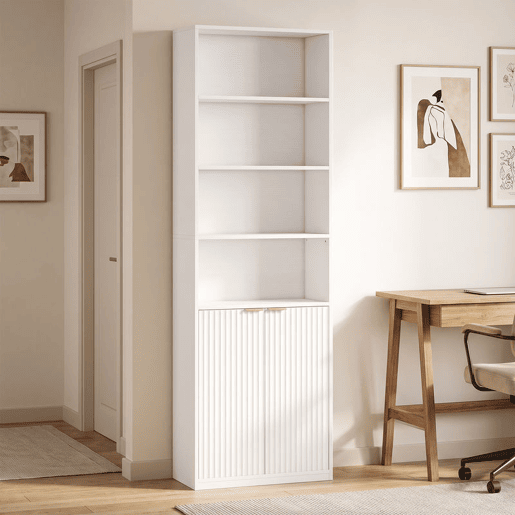 HOMCOM Estante para Livros Alta e Estreita, Biblioteca de 6 Níveis com 4 Compartimentos Abertos, Prateleira Ajustável, Fechos Magnéticos, 60x24x182 cm, Branco