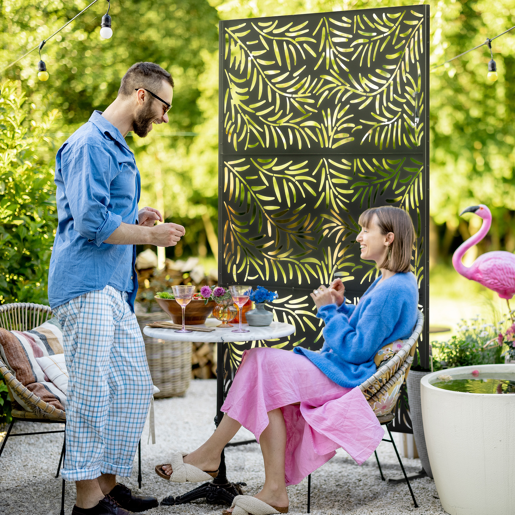 Biombo divisório com estampa de folhas de salgueiro, ideal para áreas externas como jardim, pátio e terraço, 122x45x198 cm, preto Biombo divisório com estampa de folhas de salgueiro, ideal para áreas externas como jardim, pátio e terraço, 122x45x198 cm, preto
