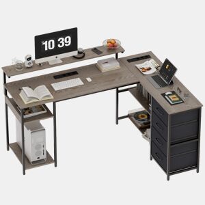Secretária de Escritório em L com Suporte para Monitor, Tomadas Integradas e 4 Gavetas, Estilo Industrial Madeira e Metal Cinzento