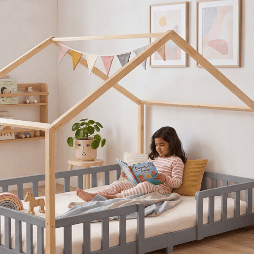 Cama de criança Treviolo forma de casa pinho + colchón 140x200 cm - Cinzento claro  Natural en.casa