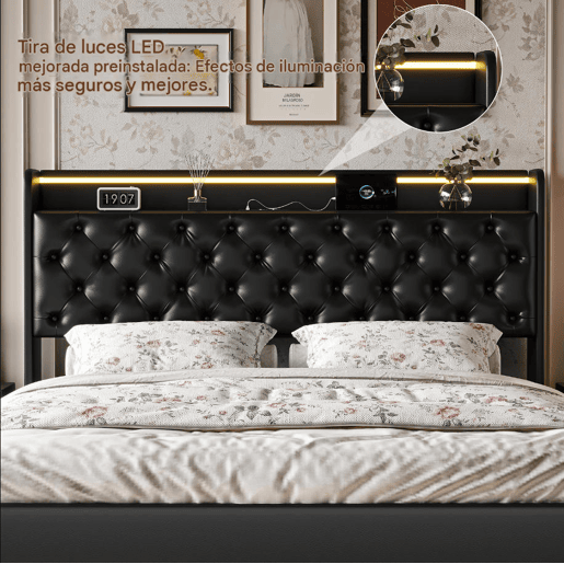 Cama de casal (160 × 200 cm) em pele sintética (PU) preta. Possui iluminação LED, porta USB e espaço de armazenamento Cama de casal (160 × 200 cm) em pele sintética (PU) preta. Possui iluminação LED, porta USB e espaço de armazenamento
