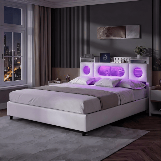 Cama de casal (140 × 200 cm), branca conta com iluminação LED, portas USB e tipo C, e espaço de arrumação por baixo da cama