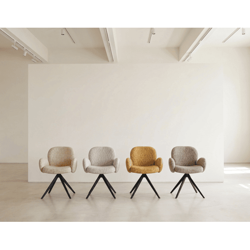 Conjunto de 4 poltronas estofadas em chenille cor mostarda salpicada e pés metálicos pretos Conjunto de 4 poltronas estofadas em chenille cor mostarda salpicada e pés metálicos pretos