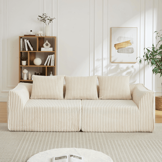 Sofá minimalista de 3 lugares - Linhas suaves, encosto inclinado e 2 almofadas - Bege Sofá minimalista de 3 lugares - Linhas suaves, encosto inclinado e 2 almofadas - Bege