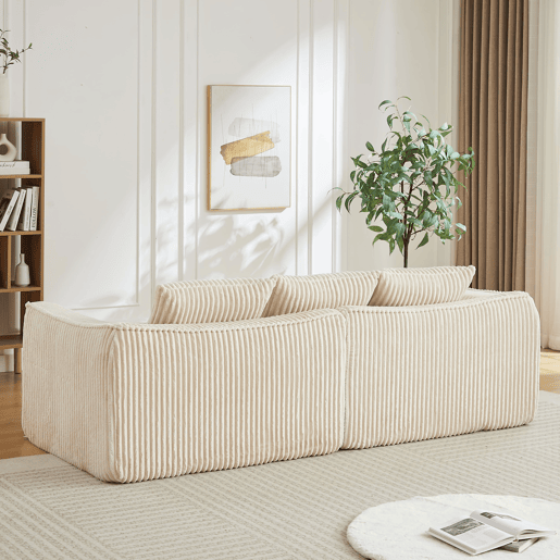 Sofá minimalista de 3 lugares - Linhas suaves, encosto inclinado e 2 almofadas - Bege Sofá minimalista de 3 lugares - Linhas suaves, encosto inclinado e 2 almofadas - Bege