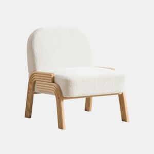 Poltrona lounge escandinava em chenille macio com estrutura de madeira resistente, ideal para sala e quarto, marfim