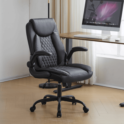 Cadeira de escritório 64 × 64 × 102 cm - giratória com rodas, encosto almofadado e apoios de braços - Preta Cadeira de escritório 64 × 64 × 102 cm - giratória com rodas, encosto almofadado e apoios de braços - Preta